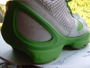 rear-lateral-Healus-adapted-Ecco-Biom-racer-prototype-shoe-resilic-com